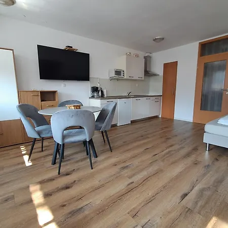 דירה Honey Bee With Sauna *