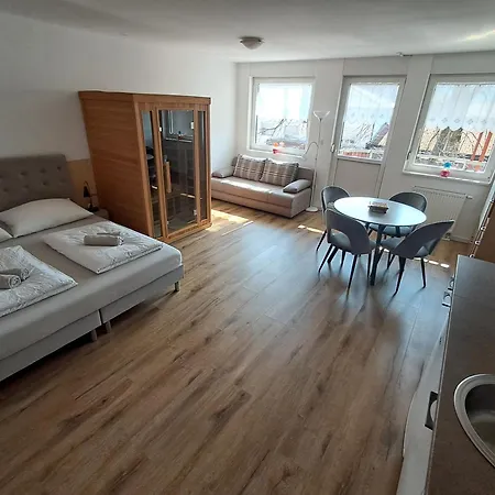 דירה Honey Bee With Sauna קובאריד