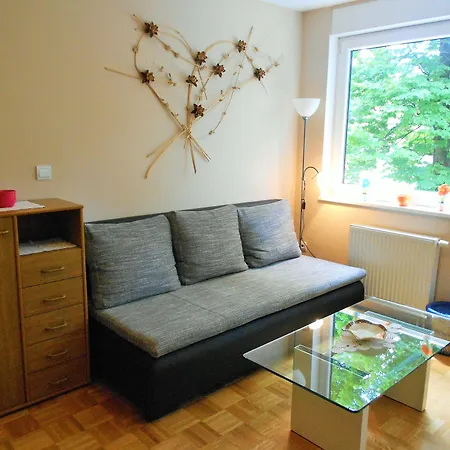 Honey Bee With Sauna Apartman *