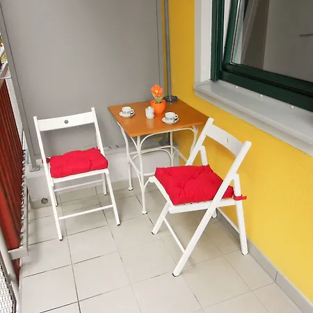 Honey Bee With Sauna *