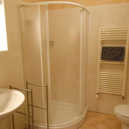 Honey Bee With Sauna Apartman Kobarid