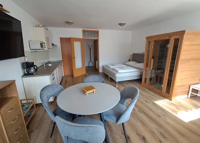 Honey Bee With Sauna Appartement